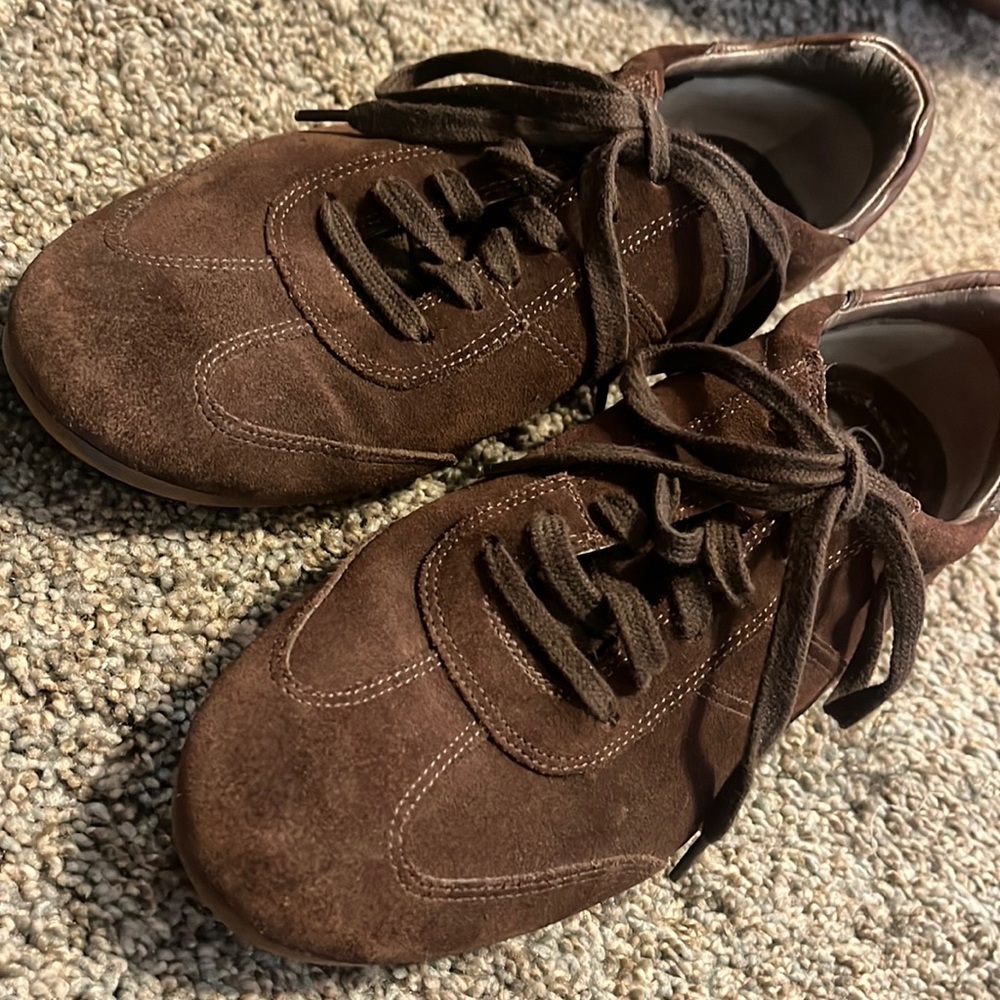 Cole Haan Brown lace up shoe. 8b Barely used. great quality shoe.